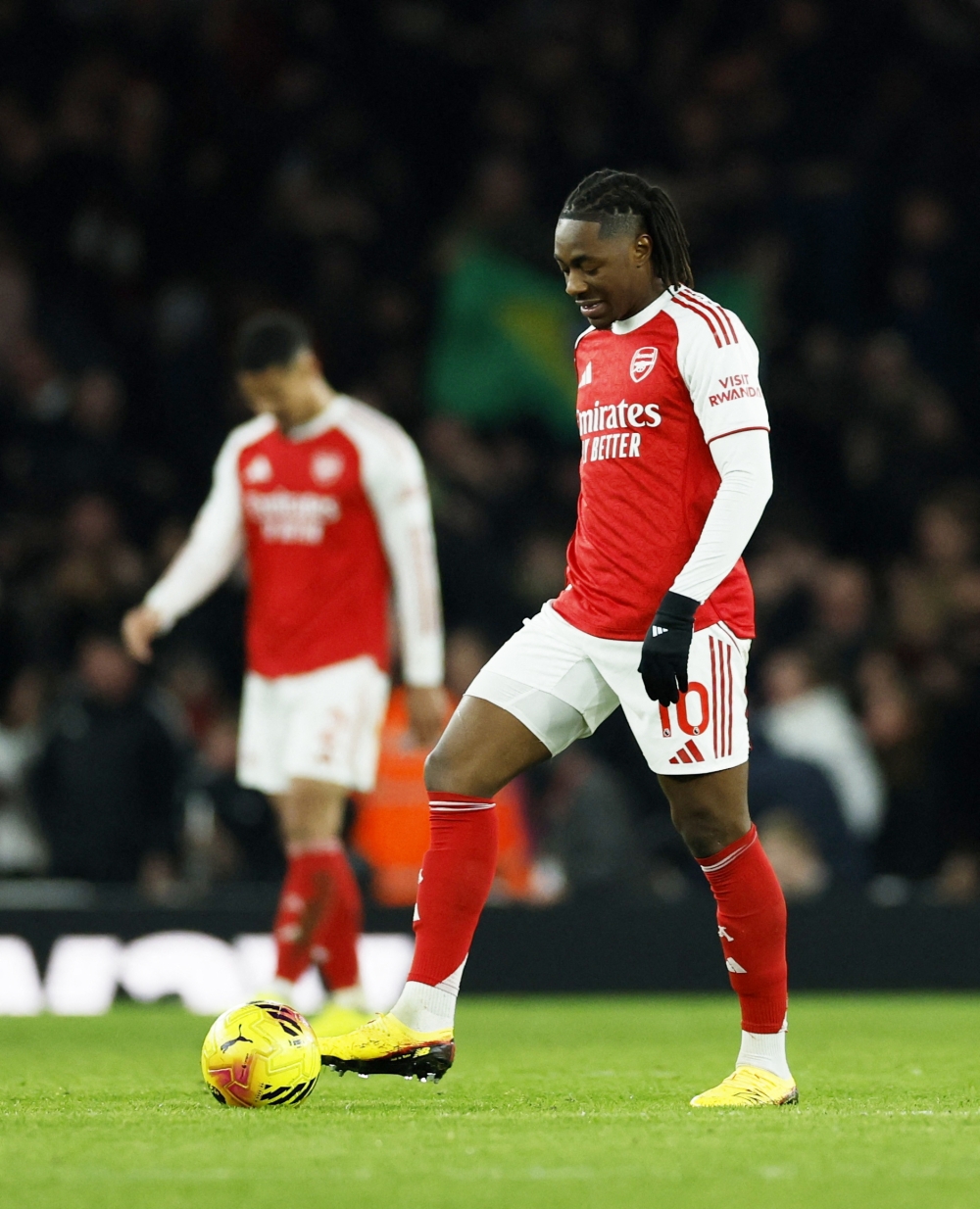   Arsenal's Eberechi Eze looks dejected after Manchester United's Matheus Cunha scores their third goal    