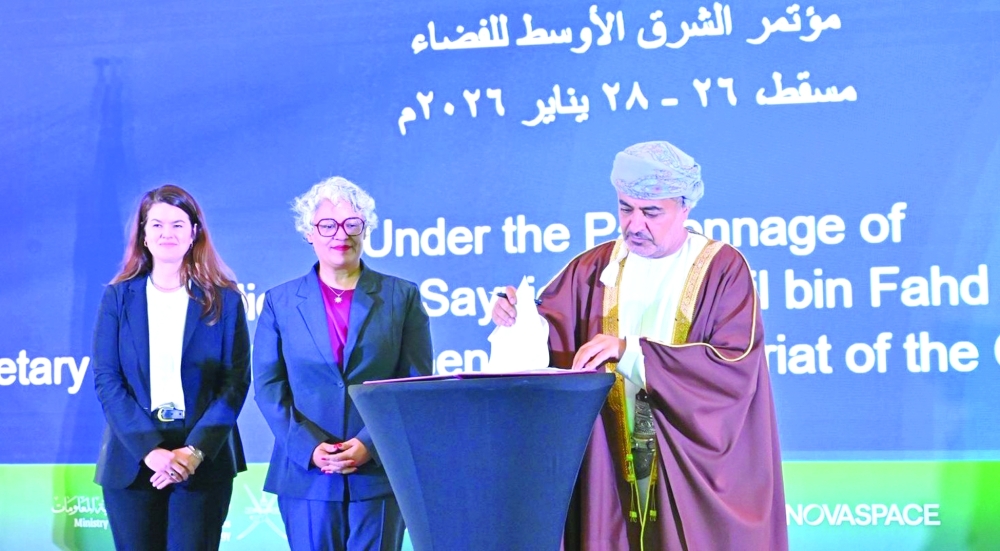 The agreement was signed by Eng Said bin Hamoud al Maawali, Minister of Transport, Communications and Information Technology and the United States Ambassador to the Sultanate of Oman, Ana A Escrogima.