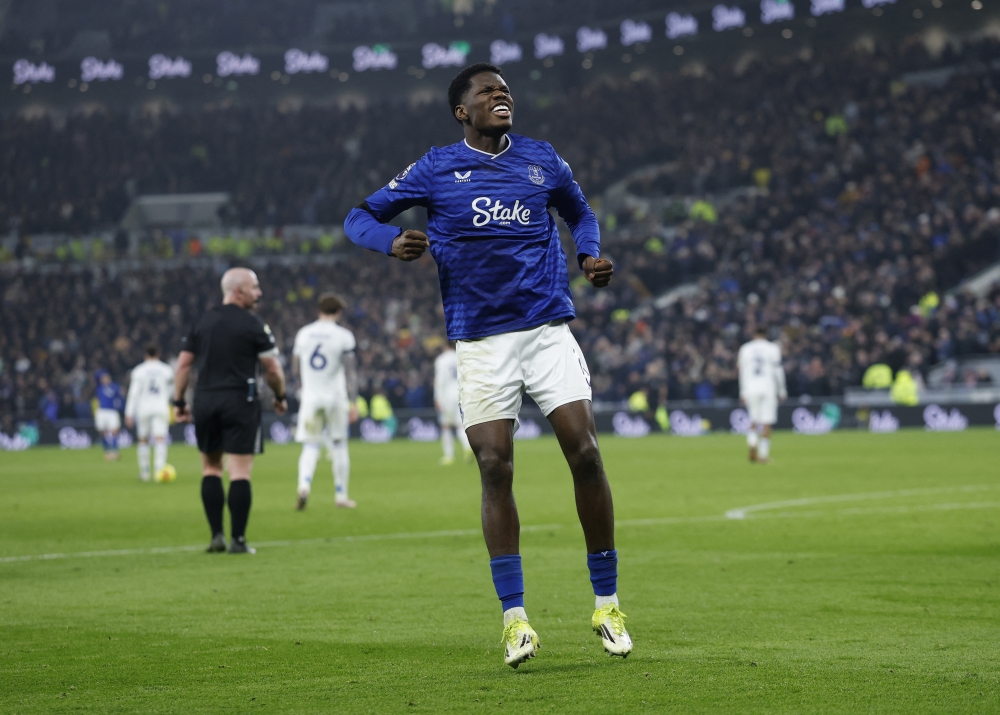  Everton's Thierno Barry celebrates scoring their first goal