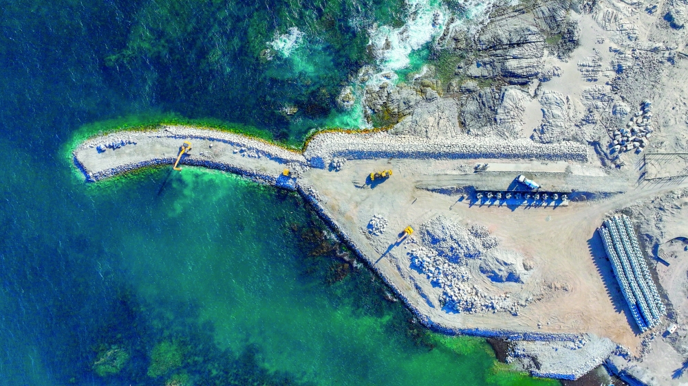 With a total cost of up to RO 5.8 million, two marine fishing ports are coming up in the Wilayat of Hasik and the Hadbin area.