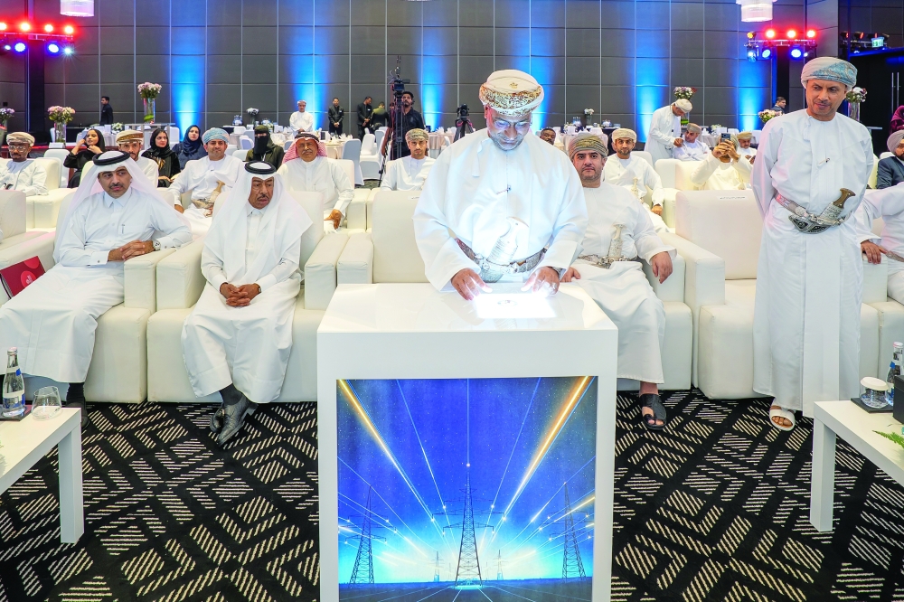 The announcement was made during a ceremony held on Sunday evening in Muscat under the auspices of Mohsen Hamad al Hadrami, Under-Secretary of the Ministry of Energy and Minerals and Chairman of the Board of Directors of the GCCIA.