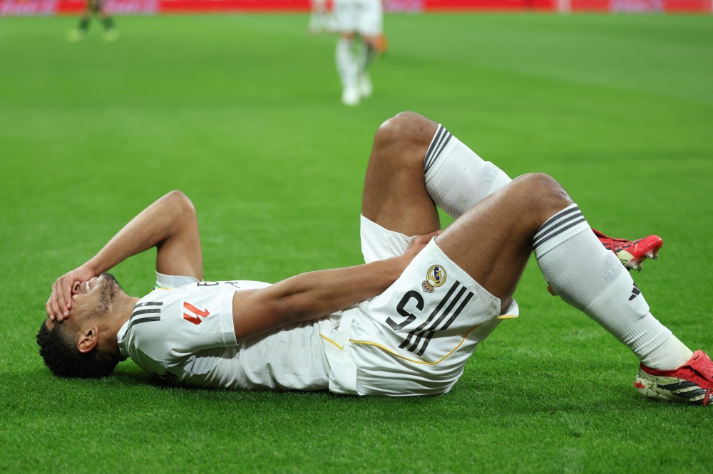 Real Madrid's English midfielder #05 Jude Bellingham reacts during the match against Rayo Vallecano