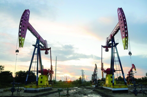 Oil steadies after Iran-US meeting in Oman