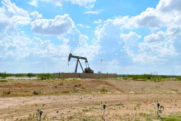 Oil gains on Middle East tensions