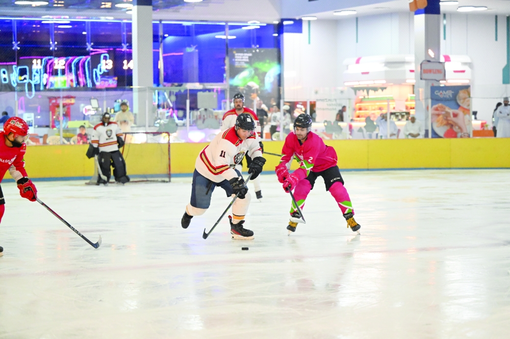 A fierce battle on the ice as Khanjar and Bahrain contest the final of the Oman Ice Hockey Championship 2026. — Abdulwahid al Hamadani