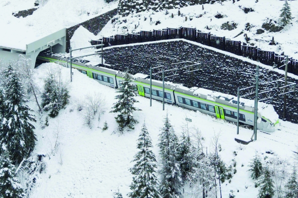 Swiss train derails, injuring five people