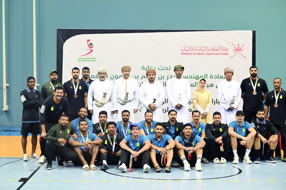 Seeb players with their bronze medals. — Abdulwahid al Hamadani