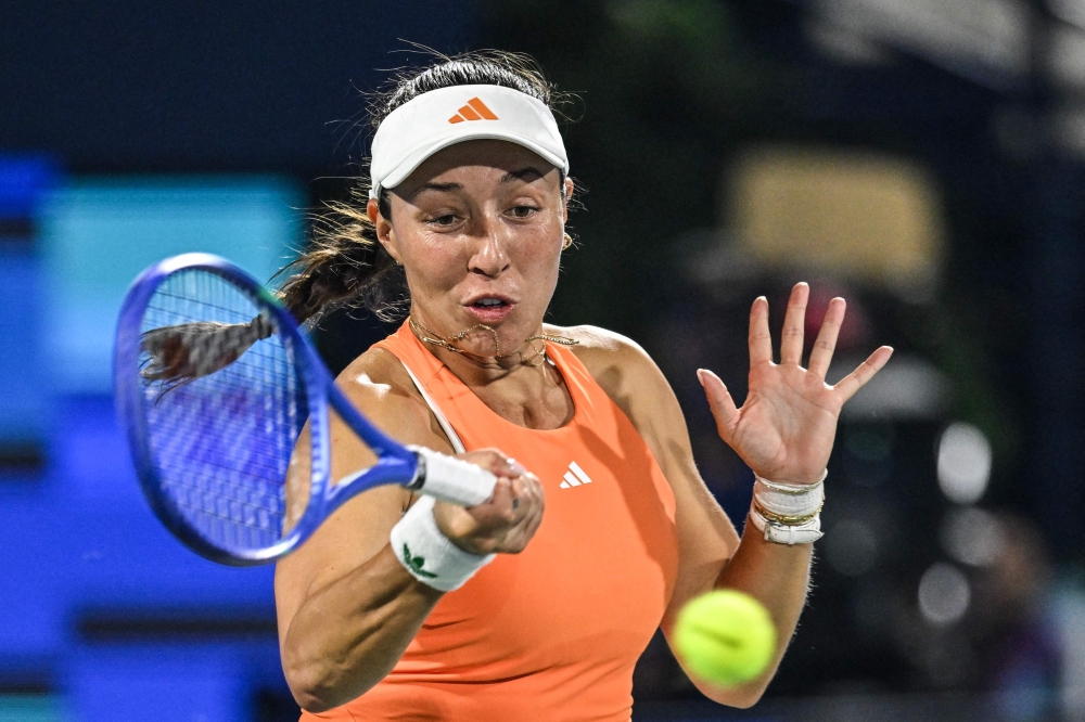 US' Jessica Pegula hits a return to Ukraine's Elina Svitolina 