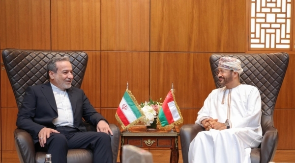 Oman, Iran FMs discuss efforts to de-escalate tensions
