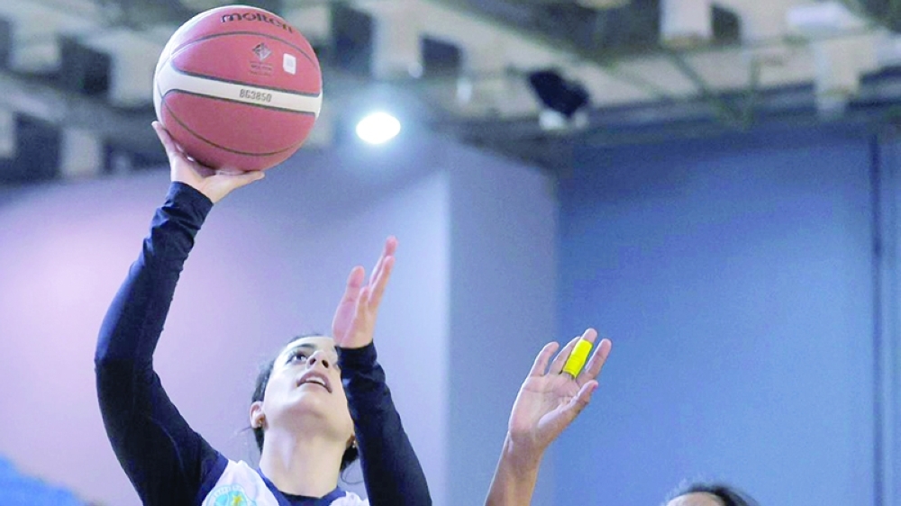 Shooting Stars and Betal players in action.