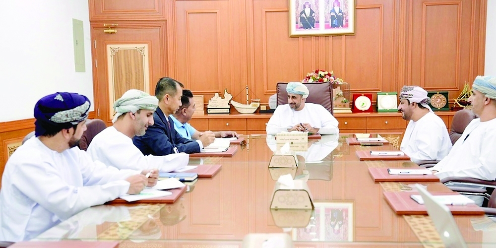 The meeting was chaired by Eng Masoud bin Said al Hashmi, Governor of Al Batinah South. - ONA
