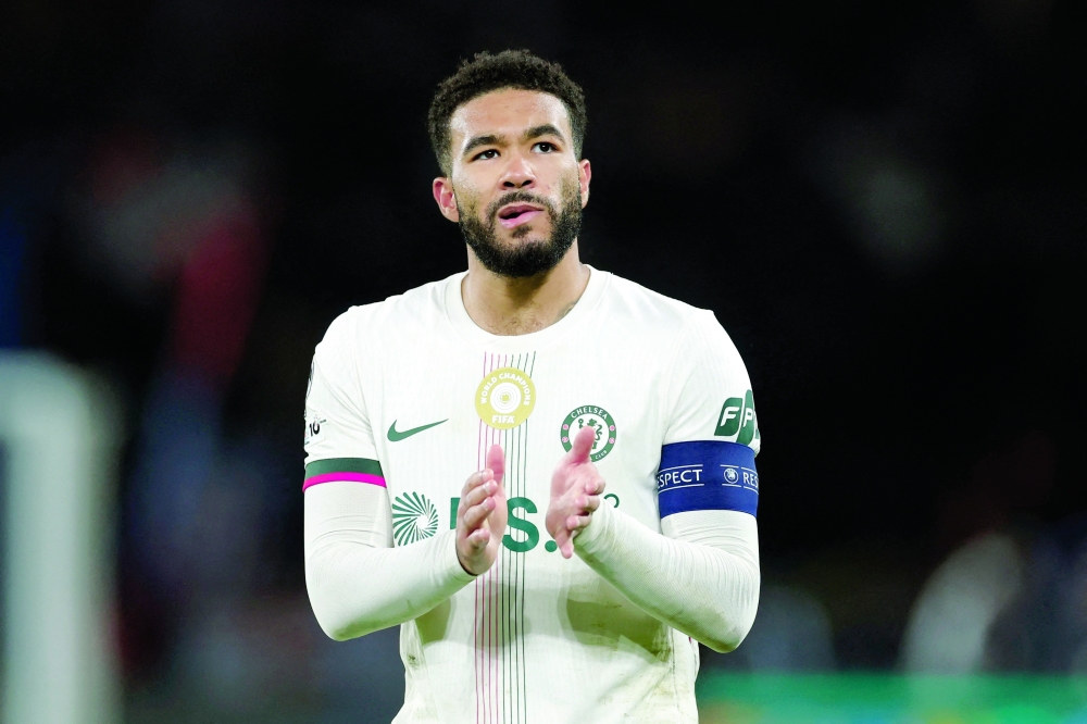 Soccer Football - UEFA Champions League - Round of 16 - First Leg - Paris St Germain v Chelsea - Parc des Princes, Paris, France - March 11, 2026 Chelsea's Reece James looks dejected as he applauds fans after the match Action Images via Reuters/Peter Cziborra