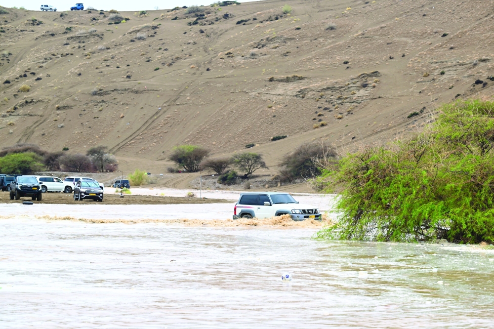 Heavy to extremely heavy rains were reported from various wilayats on Monday.