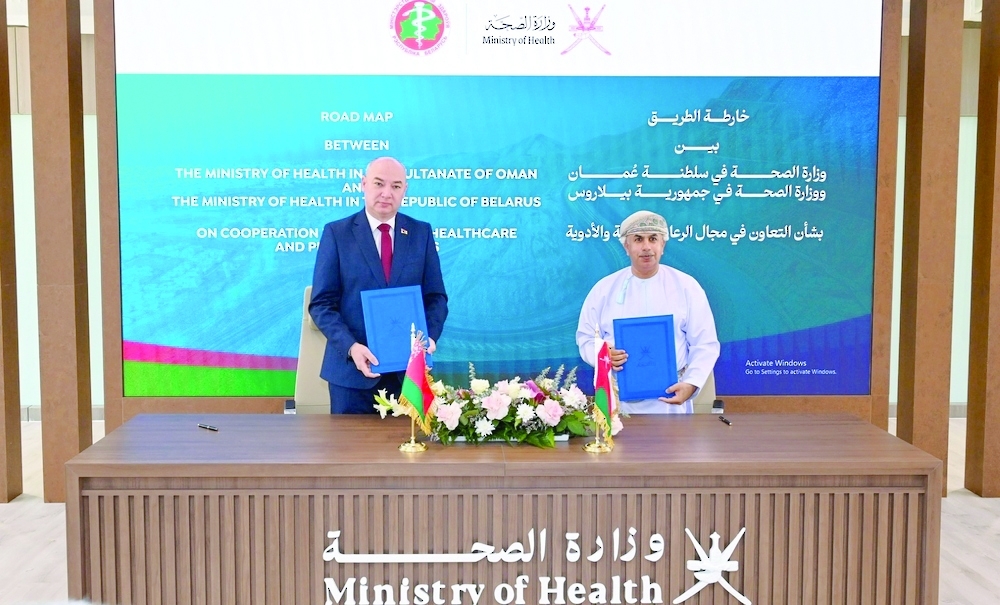 Dr Hilal bin Ali al Sabti with Alexander Khodzhayev.