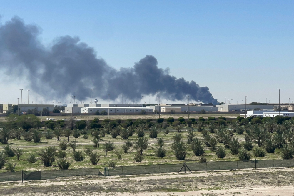 Major oil refinery in Kuwait hit by drones