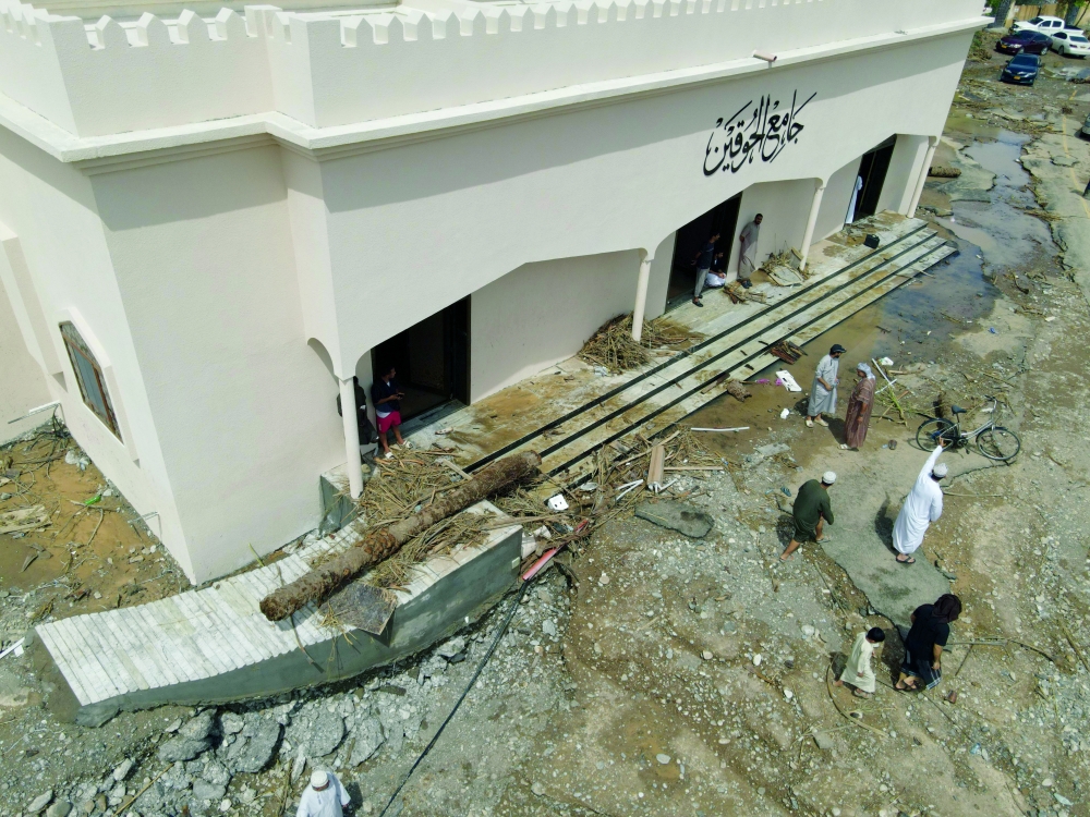 People of Al Hoqain formed groups and distributed tasks for clean-up and rehabilitation.