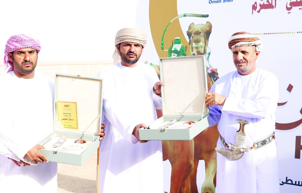 Shaikh Mohammed bin Ali al Ghufaili, Wali of Haima, honoured the winners.