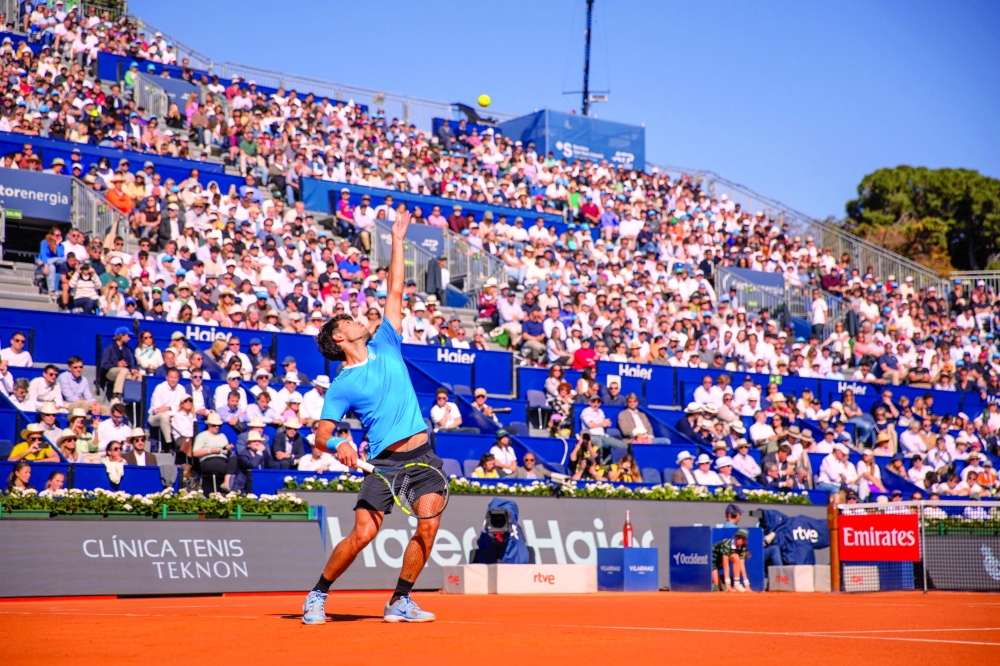 Carlos Alcaraz eased to a 6-4, 6-2 victory over Finnish qualifier Otto Virtanen.