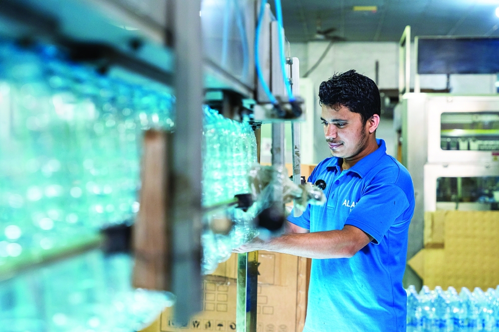 Medium-sized enterprises recorded the strongest growth, increasing by 5.6 per cent to 1,972 establishments, up from 1,867 a year earlier. 