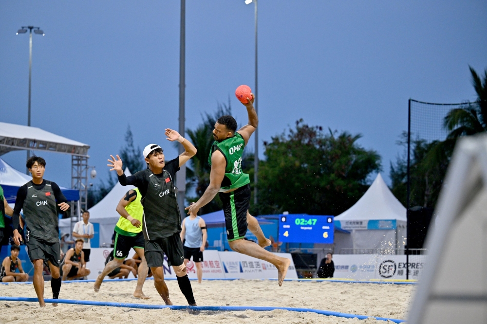  Oman Beach Handball team faced China in friendly match