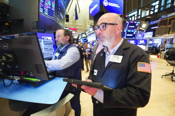 Stock markets dip after latest Middle East