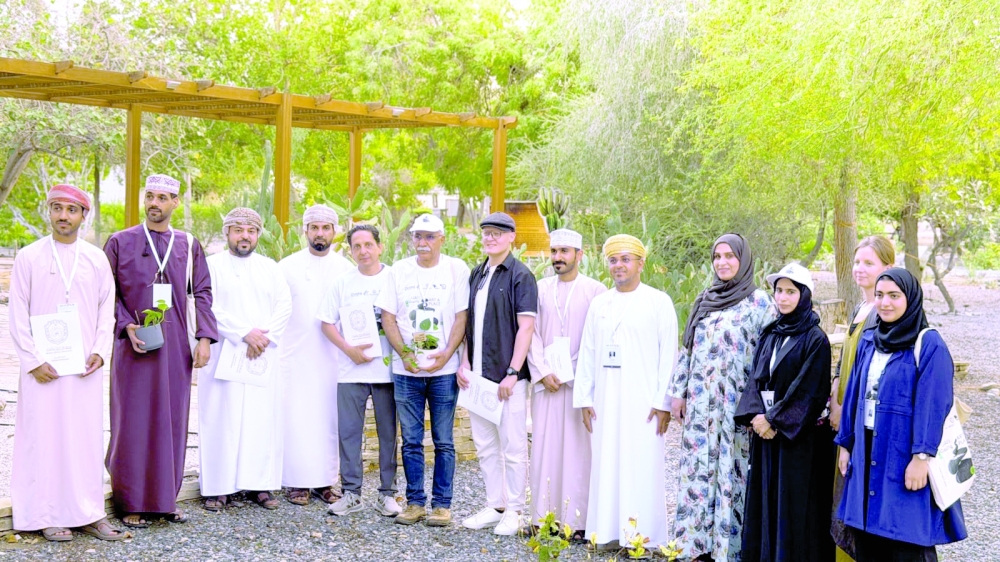 The festival brought together eleven Omani environmental artists alongside international contributors from Hungary, Algeria and Egypt, all based in Oman.