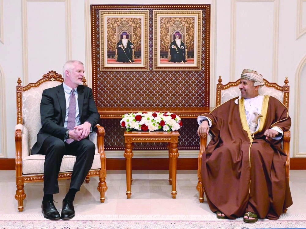 Oman, UK review defence ties