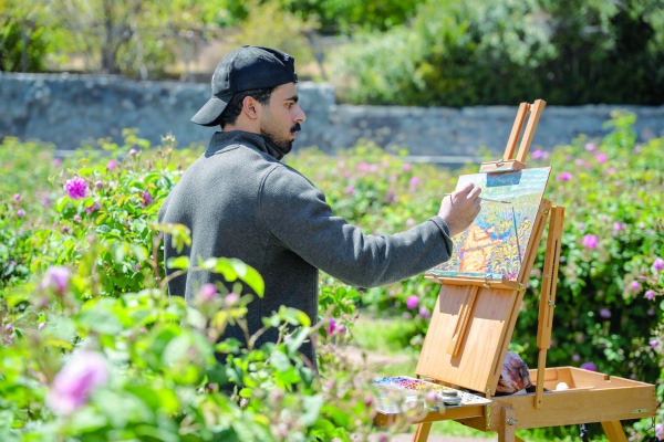 “Gardens of Color” Brings Art Back to Nature