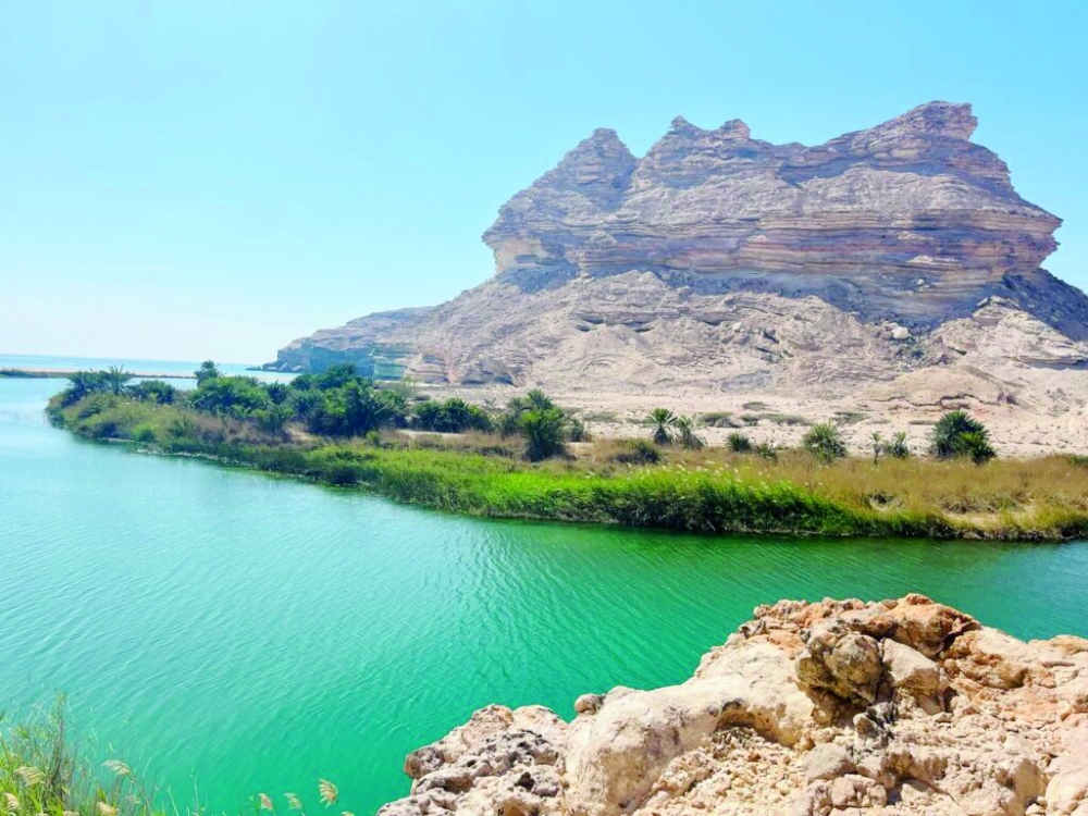 Green fields and valleys around Wadi Sinaq and Wadi Dharif