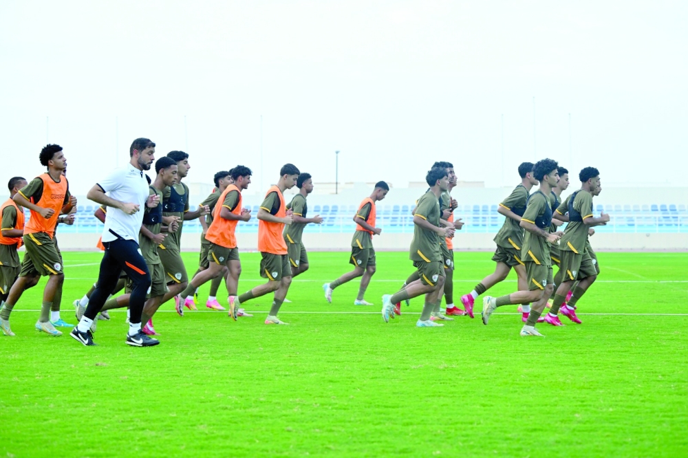 Al Azani has named a 25-player squad drawn from several domestic clubs, with Al Amerat heavily represented.