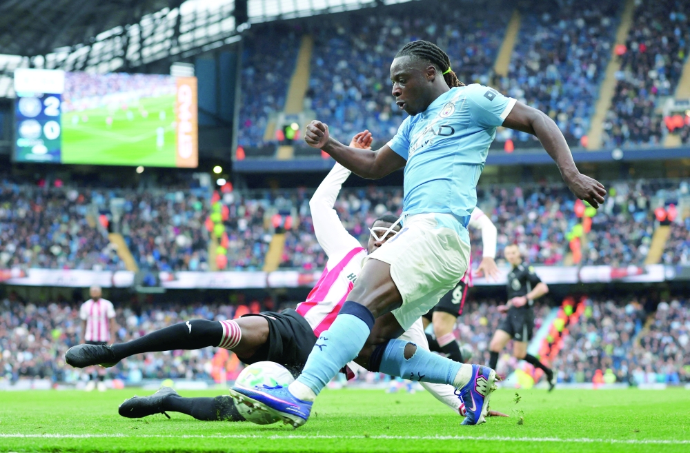 Man City keep title race alive, Liverpool frustrated by Chelsea