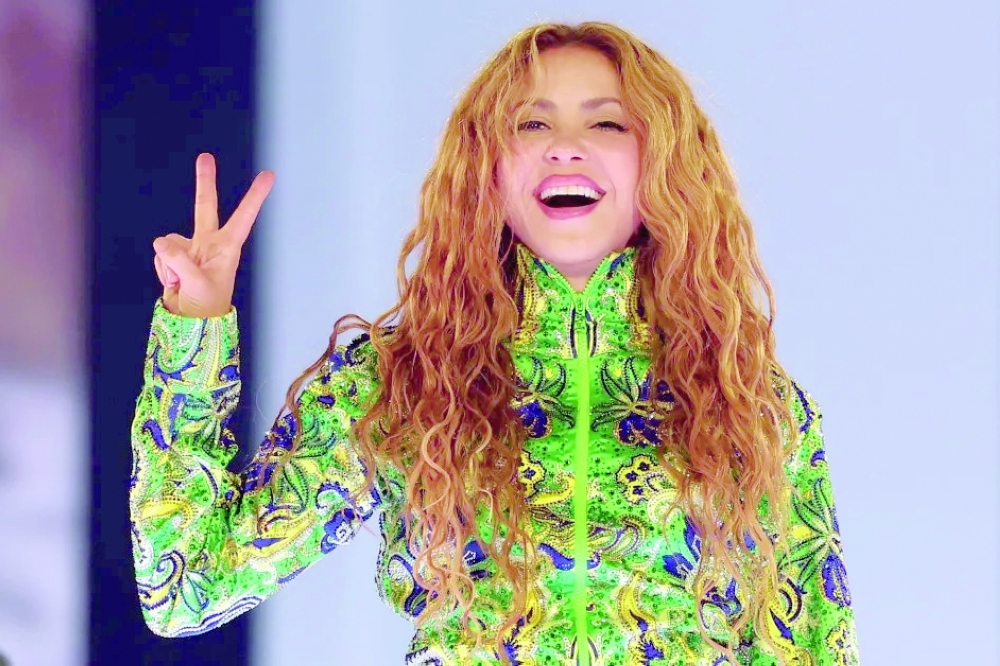shakira-cr-kevin-mazur-press-billboard-1800

