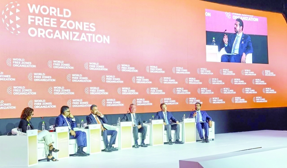 The Omani delegation was led by Qais bin Mohammed al Yousef, Chairman of the Public Authority for Special Economic Zones and Free Zones (OPAZ).