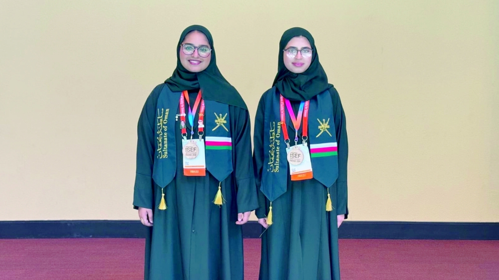 Ward bint Badr al Balushi and Rimas bint Qais al Balushi from Al Amal School.