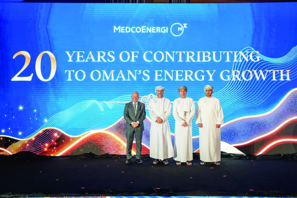 Eng Salim bin Nasser al Aufi, Minister of Energy and Minerals, with key officials of MedcoEnergi Oman at the anniversary celebrations.
