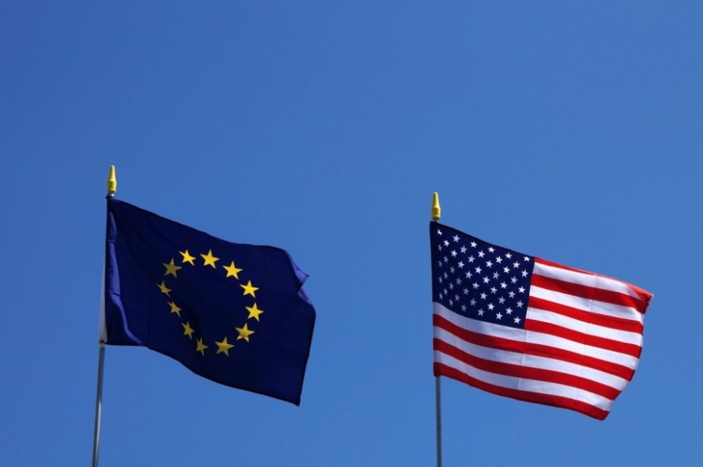 Under Trump pressure, EU eyes deal to end trade standoff