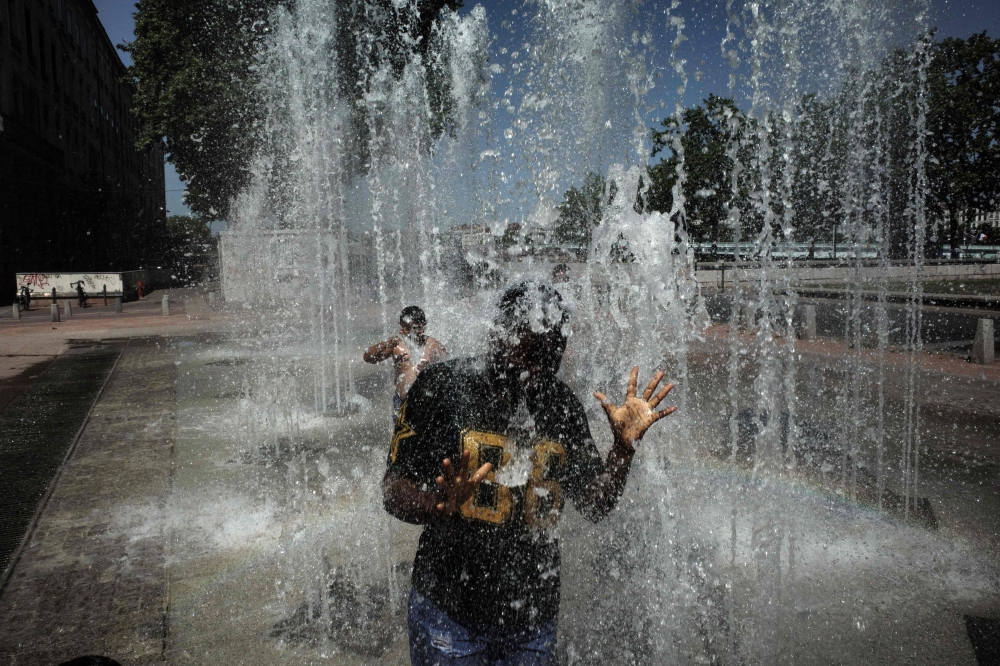 FRANCECLIMATE-WEATHER-HEATWAVE