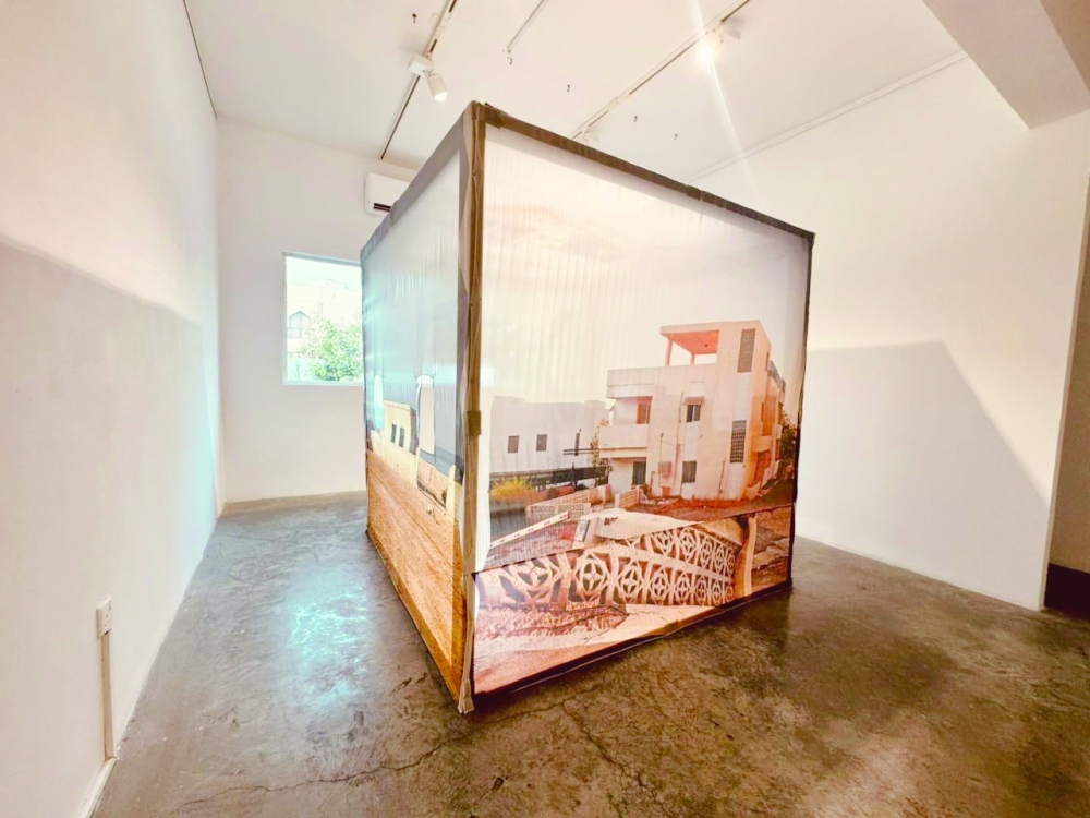 The exhibition presents a visual dialogue on what remains after departure.