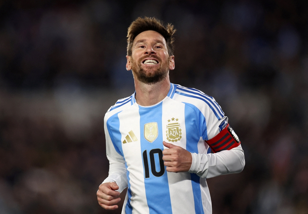 Lionel Messi trains on own at Argentina's first World Cup camp session