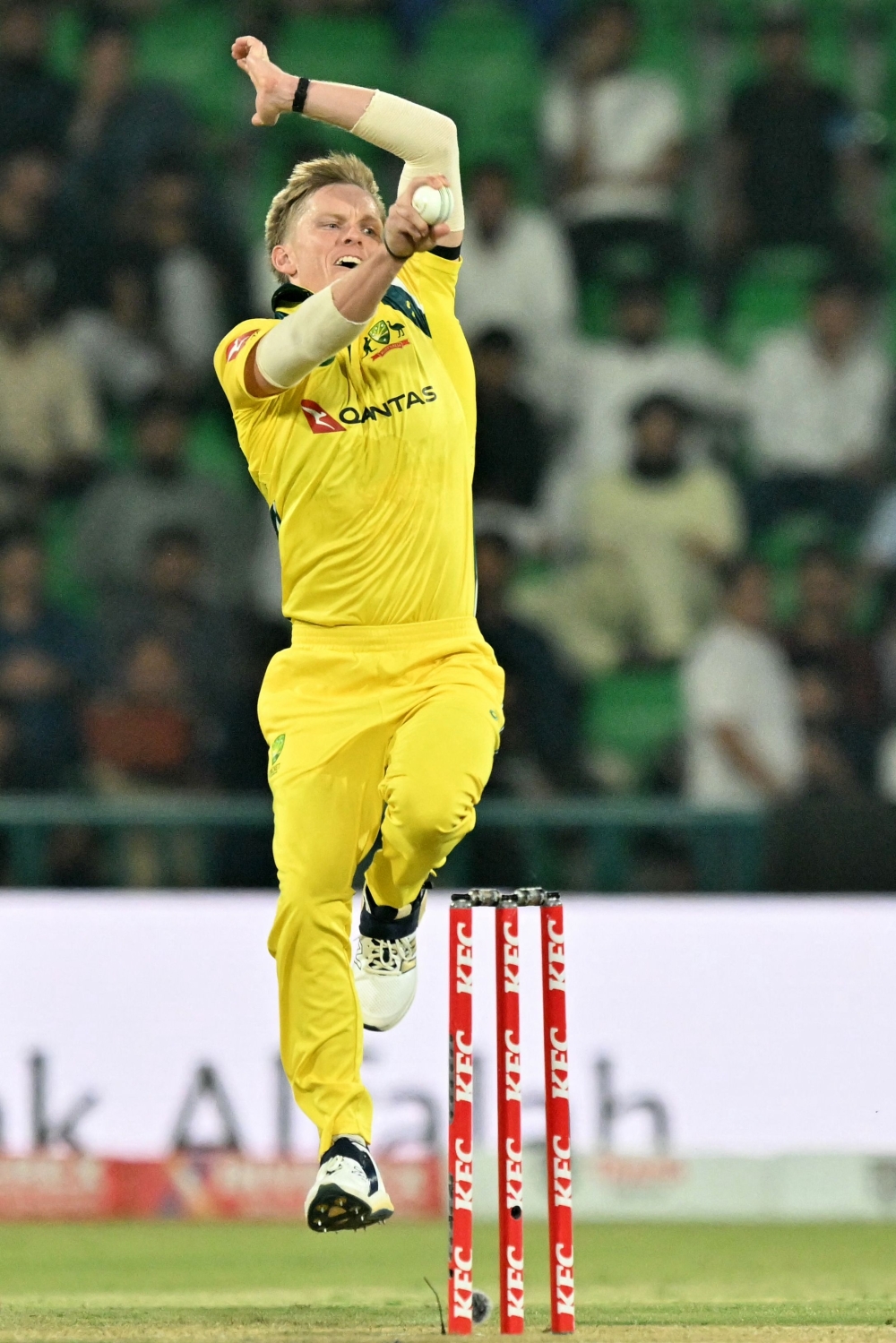Ellis's best helps Australia shock Pakistan to level ODI series