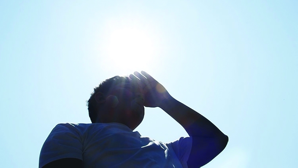 The advisory highlights the need for regular breaks in shaded or air-conditioned areas.
