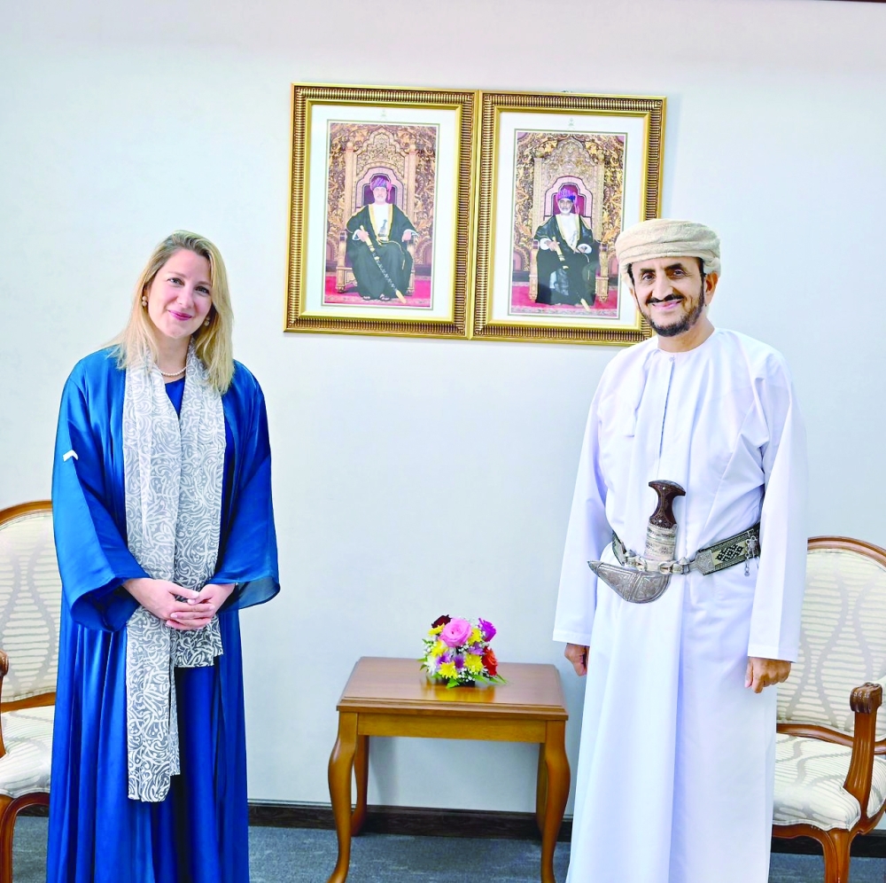 Shaikh Khalifa bin Ali al Harthy with Carla Haddad Mardini in Muscat. - ONA