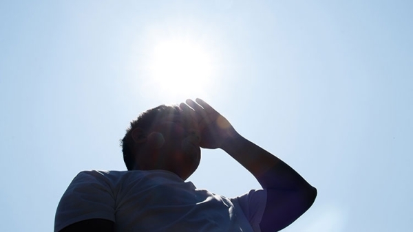 Public told to avoid sunstroke as temperatures soar