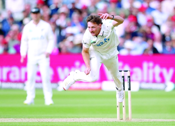 England collapse gives hope for New Zealand  in first Test