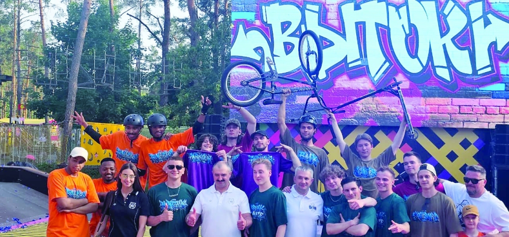 Omani and Belarusian athletes come together during the sports festival in Gomel.