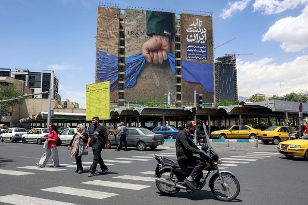 Iran targets US bases in Jordan and the Gulf after Trump ord
