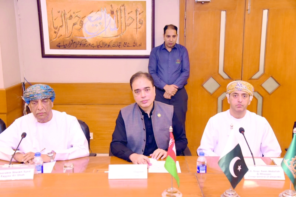 The association aims to foster cultural links between Oman and Pakistan.