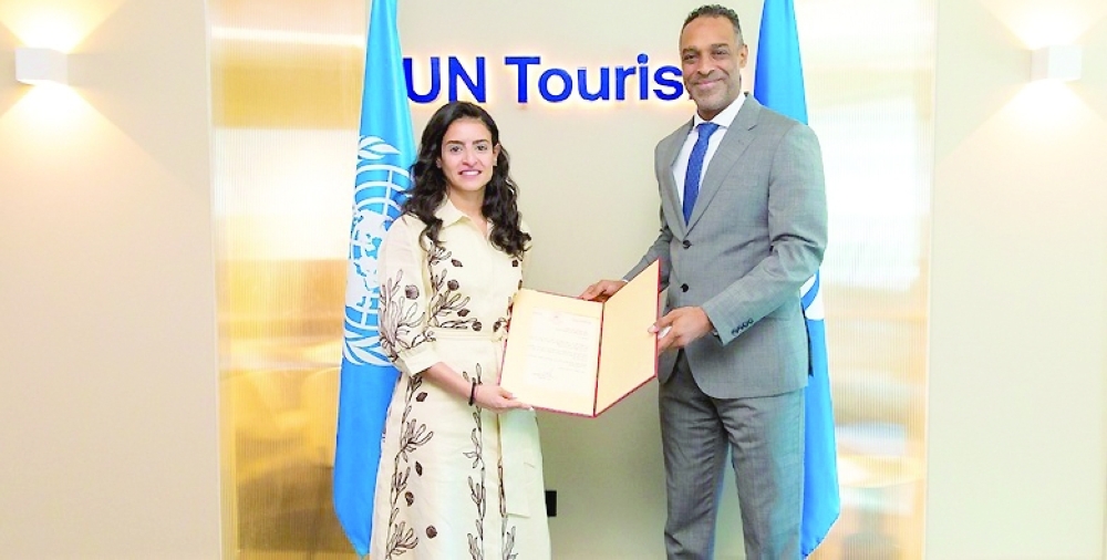 Thamer bin Faiz al Alawi presents credentials to Shaikha Nasser al Nuwais, UNTO.
