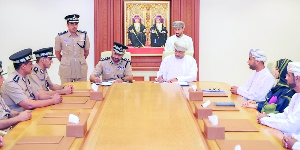 The programme was signed by Azzan bin Qasim al Busaidy, Under-Secretary of the Ministry of Heritage and Tourism for Tourism, and Brigadier Eng Ali bin Saif al Maqbali, Assistant Chairman of the Civil Defence and Ambulance Authority. - ONA