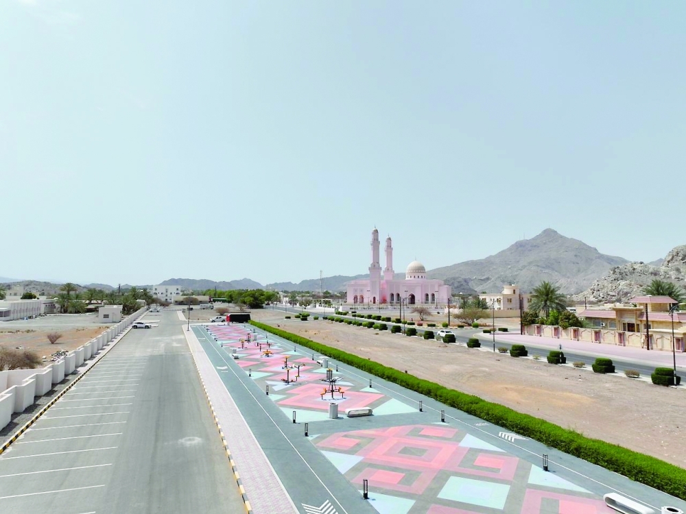 Projects that contribute to supporting economic development and activating the tourism sector in the governorate include an artificial lake project being developed to the tune of RO 1.8 million, in addition to service projects like streets, parking lots, fountains, walkways and seating areas.